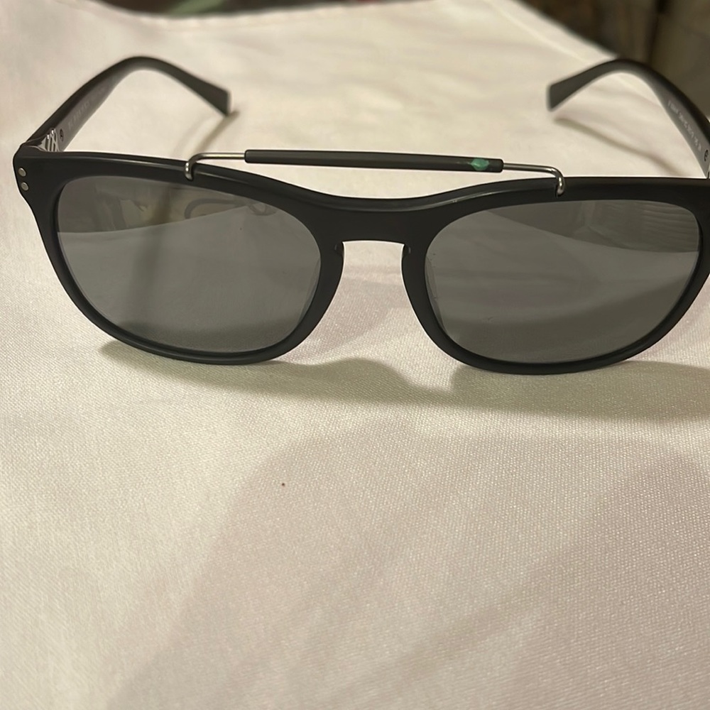 BURBERRY 4244-F3464/6G 56 19 145 Men’s Square black plastic frames, mirror lens